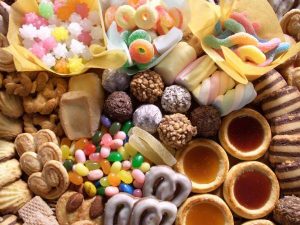 Bị viêm âm đạo nên hạn chế ăn đồ ngọt