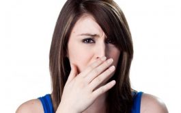 Khí hư có mùi hôi tanh: Dấu hiệu của nhiều căn bệnh phụ khoa