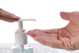 Tuyệt đối không được dùng dung dịch vệ sinh để thụt tháo sau khi quan hệ