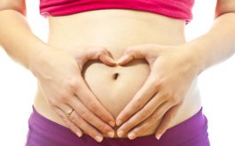 Vệ sinh vùng kín sạch sẽ và đúng cách khi bị viêm cổ tử cung lúc mang thai là cần thiết