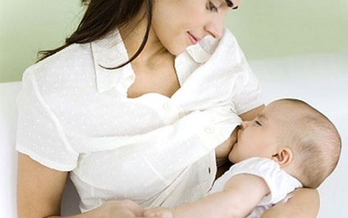 Nhiều phụ nữ sau sinh bị tắc tia sữa, rất dễ dẫn đến áp-xe nếu không điều trị