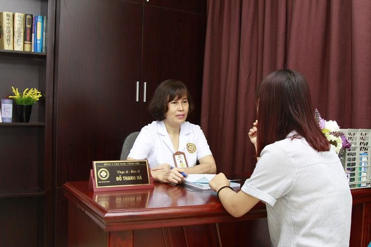 Thạc sĩ, bác sĩ Đỗ Thanh Hà luôn tận tình trong thăm khám và giúp chị em thoát khỏi nỗi lo bệnh phụ nữ