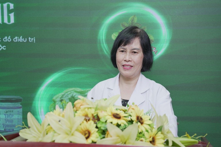 Ths.Bs Đỗ Thanh Hà thay mặt hội đồng nghiên cứu công bố thành phần, công dụng, hiệu quả của sản phẩm Ths.Bs Đỗ Thanh Hà thay mặt hội đồng nghiên cứu công bố thành phần, công dụng, hiệu quả của sản phẩm
