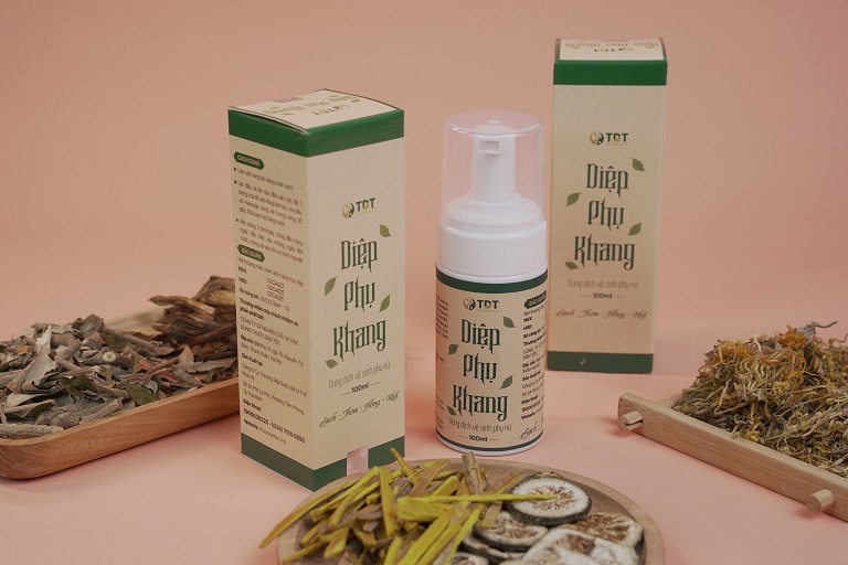 Hình ảnh sản phẩm dung dịch vệ sinh phụ nữ Diệp Phụ Khang Hình ảnh sản phẩm dung dịch vệ sinh phụ nữ Diệp Phụ Khang