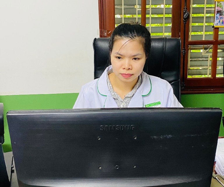 BS Nguyễn Thị Nhài luôn chăm chỉ làm việc, cống hiến hết mình vì sức khỏe bệnh nhân BS Nguyễn Thị Nhài luôn chăm chỉ làm việc, cống hiến hết mình vì sức khỏe bệnh nhân